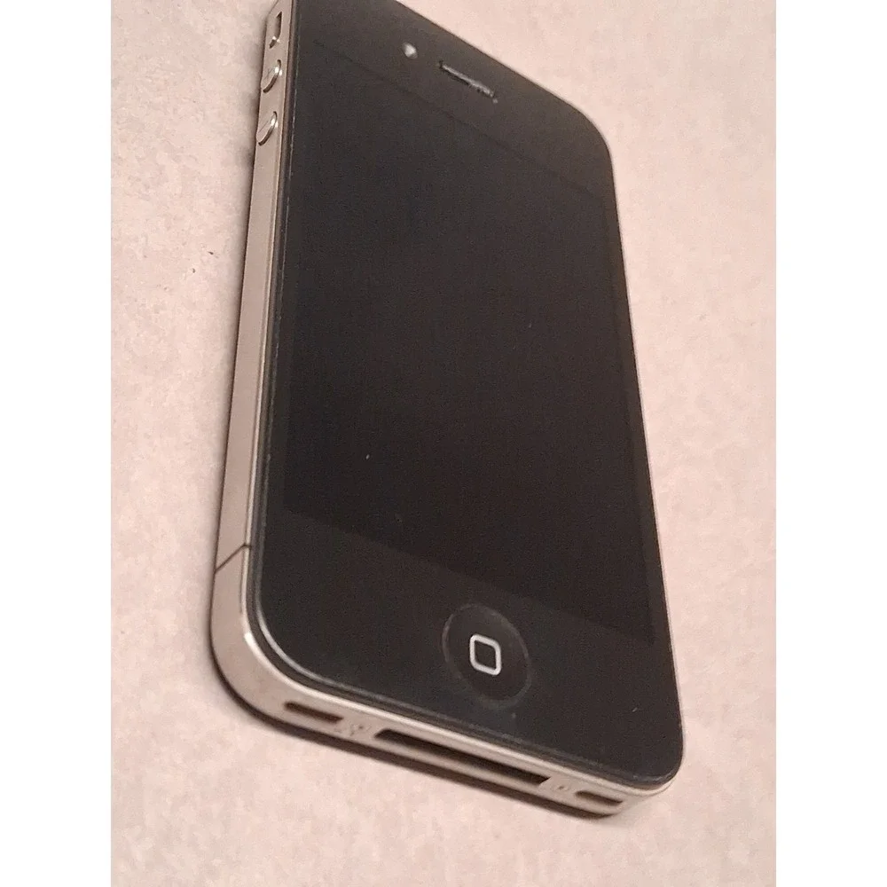 Apple iPhone 4s - 8GB -Black